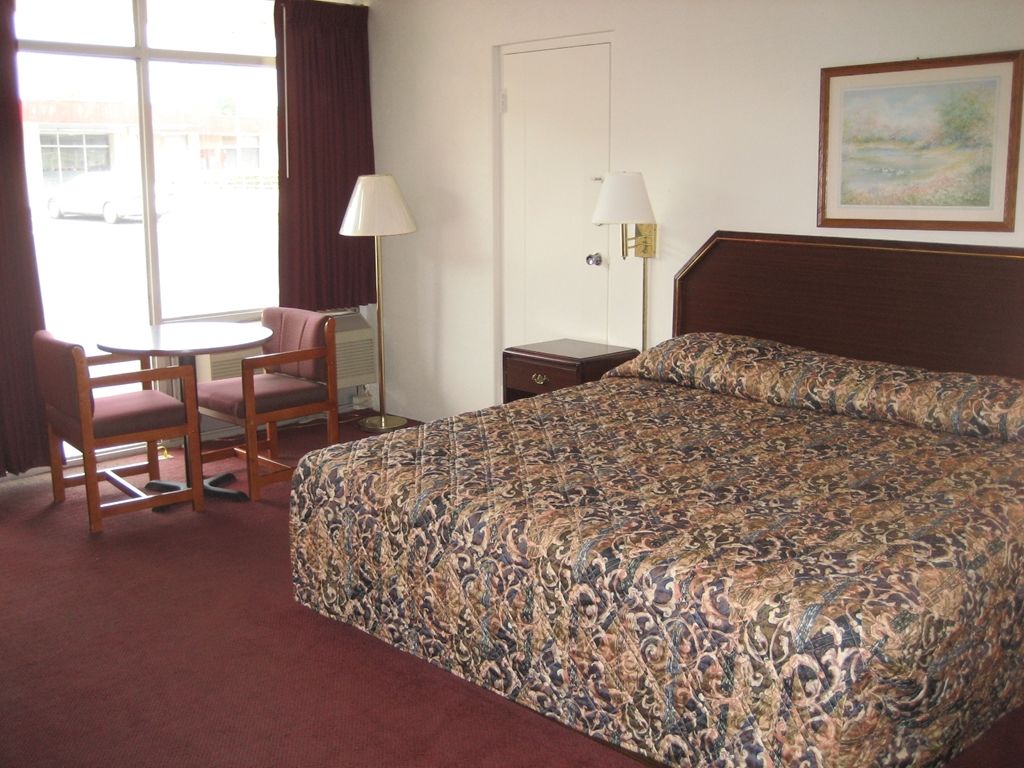 Sands Central Inn Hot Springs Rom bilde