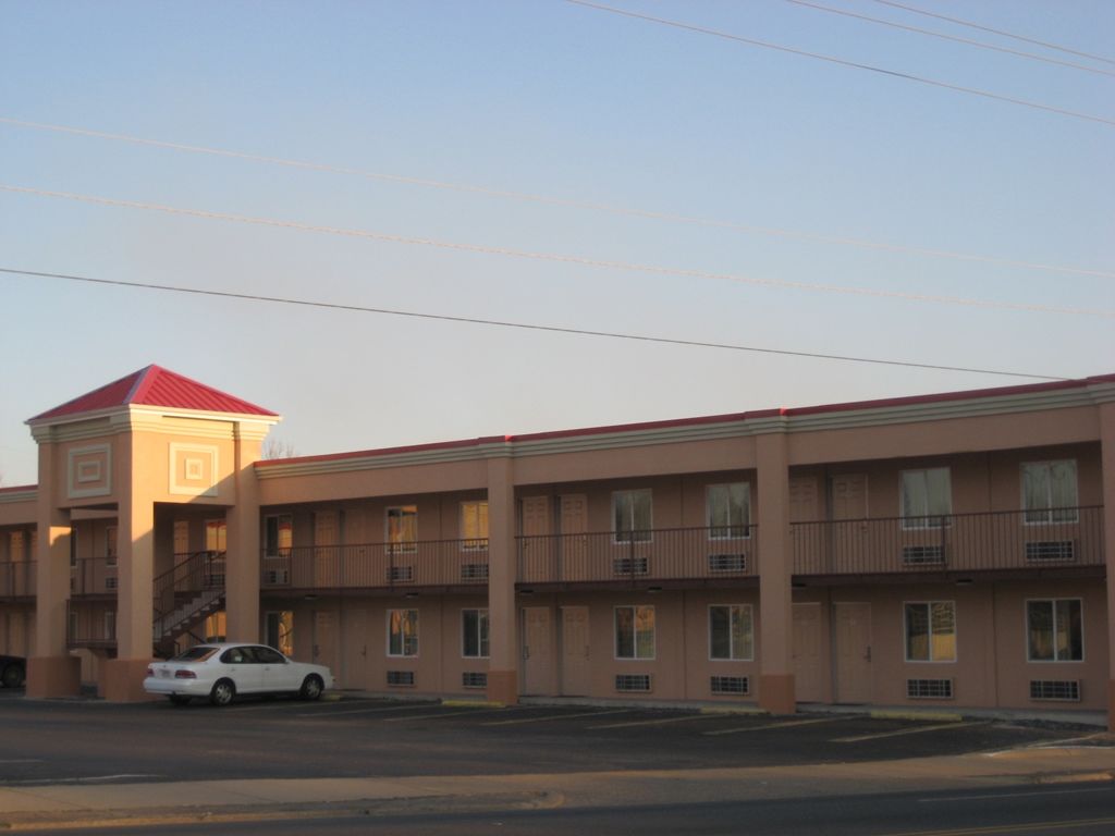 Sands Central Inn Hot Springs Eksteriør bilde